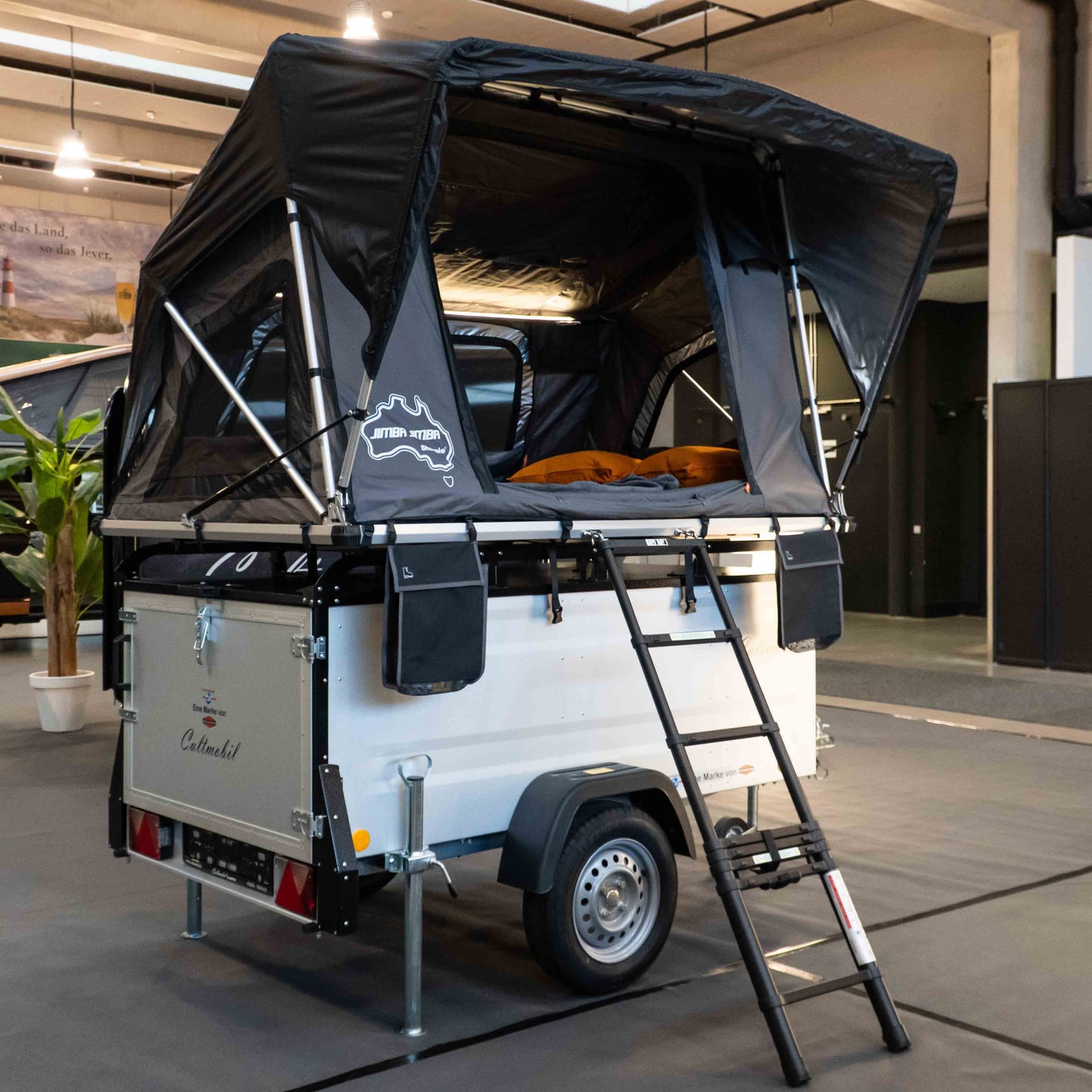 Dachzelt für Auto und Minicamper, 2 Personen, Softcover Softshell, Frontansicht mit LED Beleuchtung