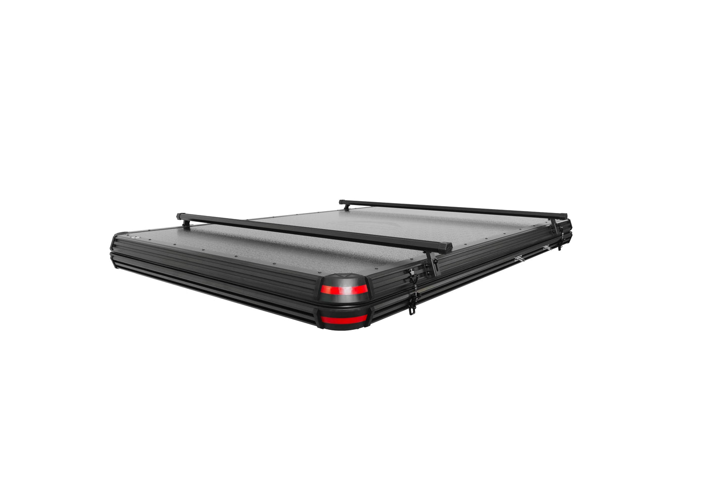 Zusammengebautes Dachzelt mit Alu Aufbau und Dachträgern. 