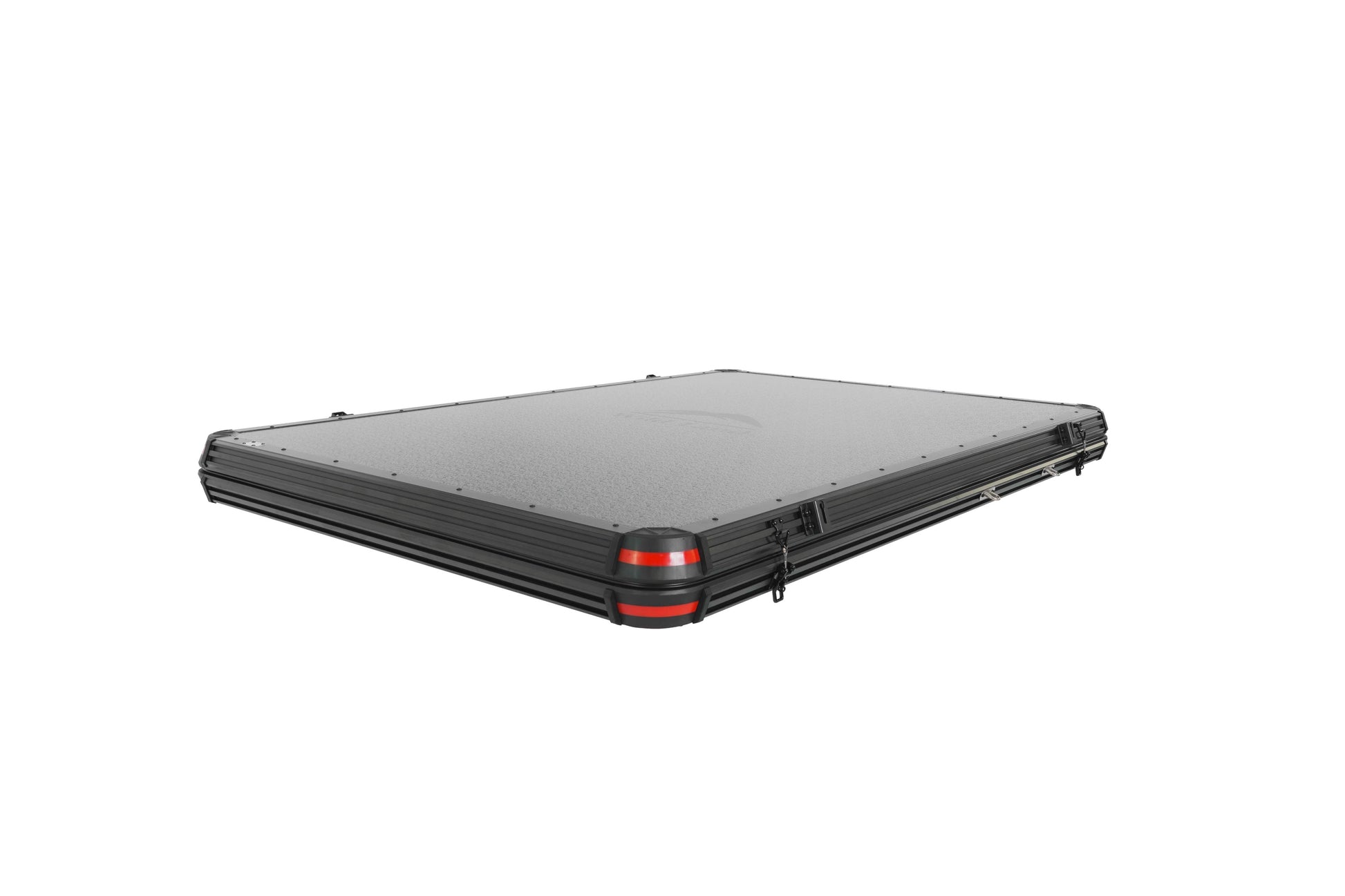 Geschlosssenes Dachzelt mit Verschluss und Kederschiene. 