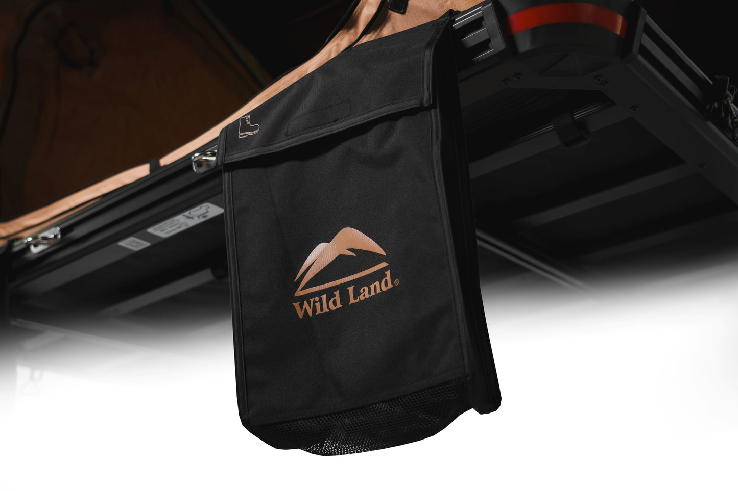 Detailfoto von einem Schuhsack bei einem Hartschalendachzelt. 