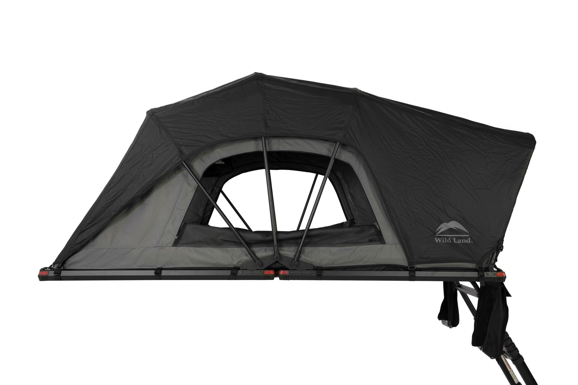 Dachzelt Softtop, leicht, aufgebaut Frontansicht. Seitenansicht mit Alu Träger und Stangen. 