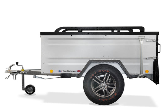 TPV EB2 Offroad Dachzelt Anhänger – Produktfoto des Minicamper vor weißem Hintergrund.