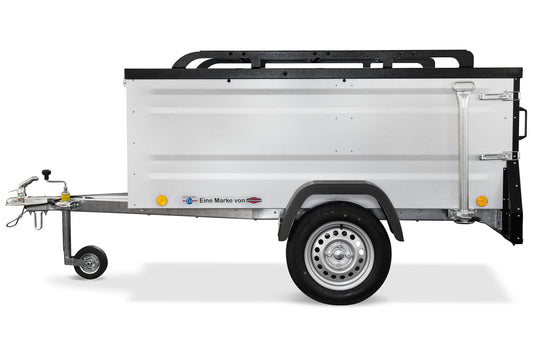 Silberner TPV EU2 Dachzelt Anhänger Minicamper – Studioaufnahme vor weißem Hintergrund.