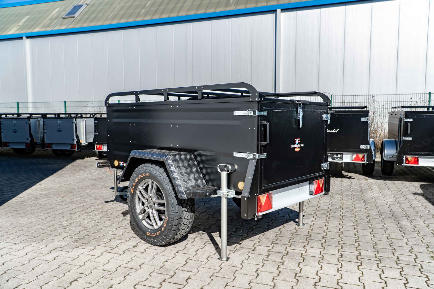 Dachzelt Anhänger auf Kofferanhänger-Basis – TPV KT-EB2 Offroad