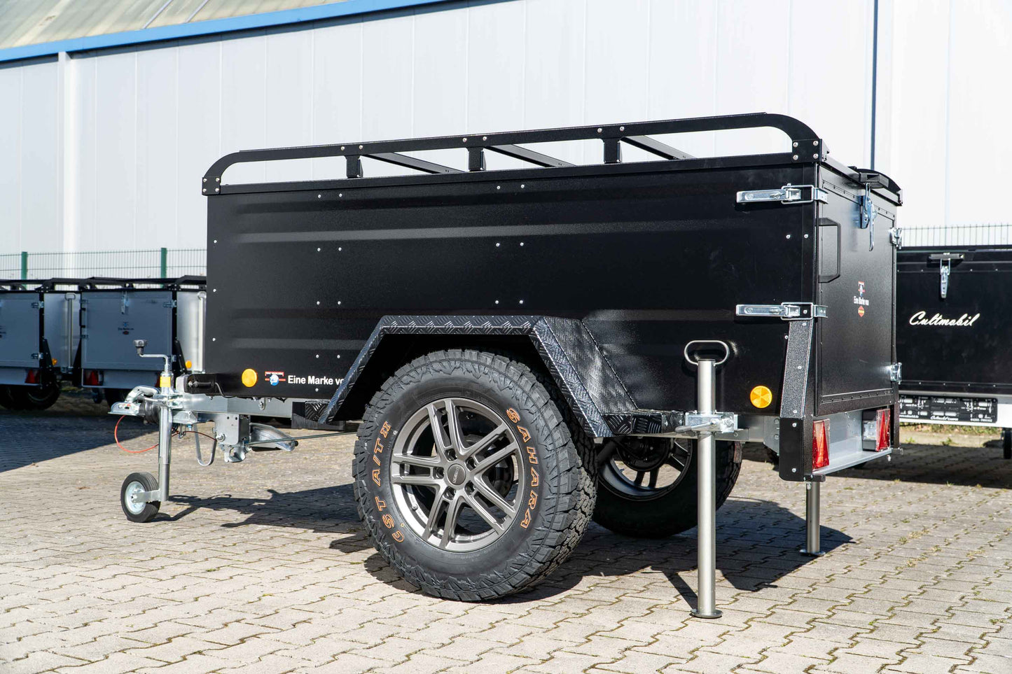 Dachzelt Anhänger auf Kofferanhänger-Basis – TPV KT-EB2 Offroad