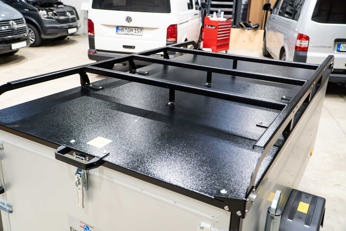 Dachzelt Anhänger auf Kofferanhänger-Basis – TPV KT-EB2