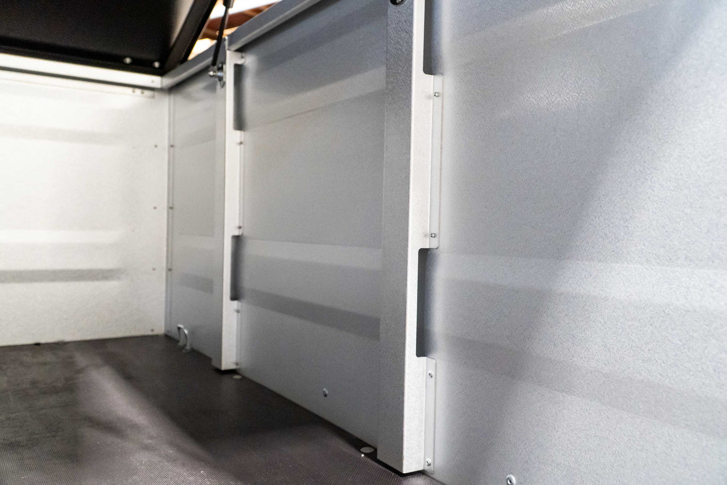 Dachzelt Anhänger auf Kofferanhänger-Basis – TPV KT-EB2