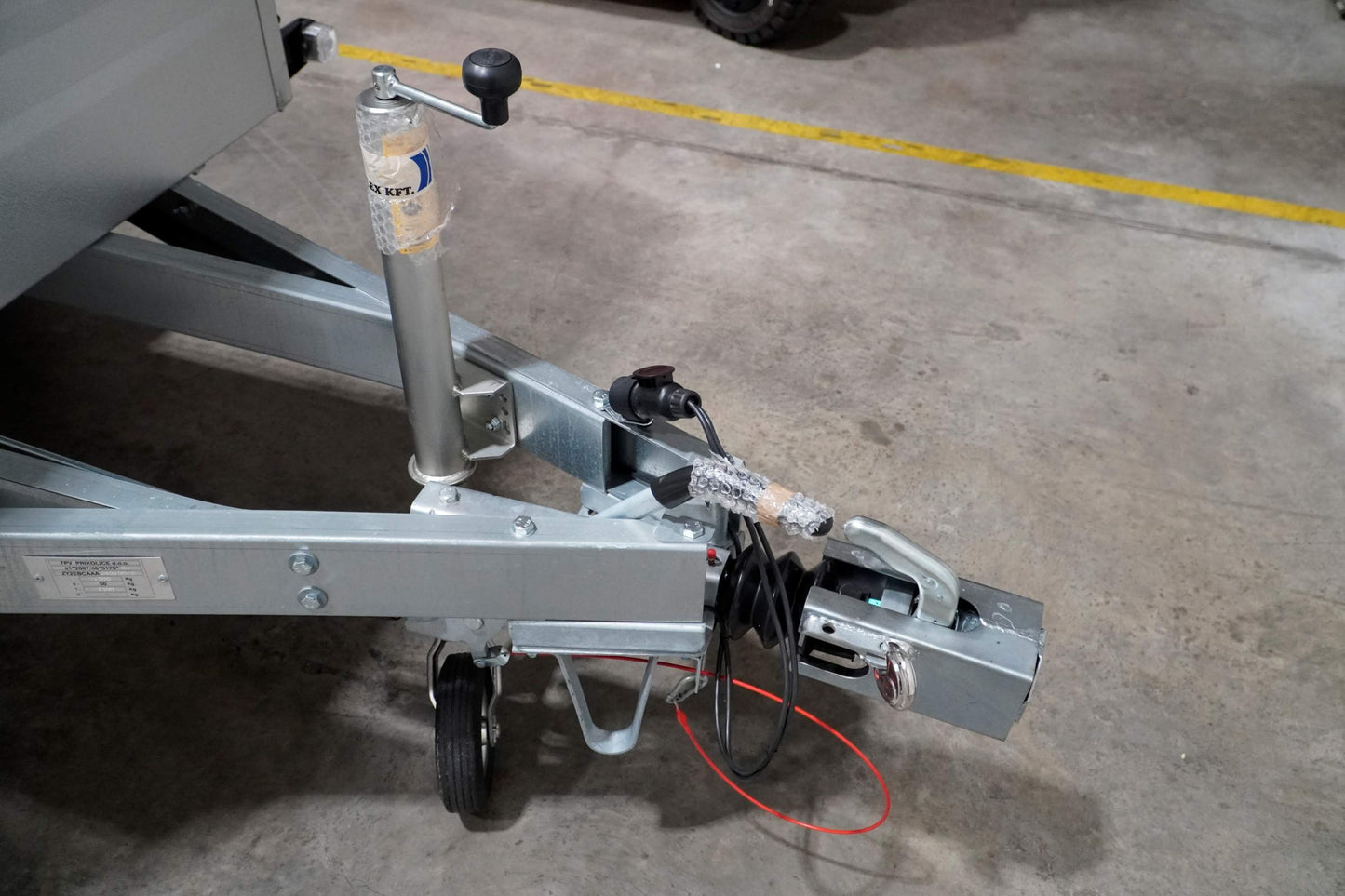 Dachzelt Anhänger auf Kofferanhänger-Basis – TPV KT-EB3 Offroad Plus
